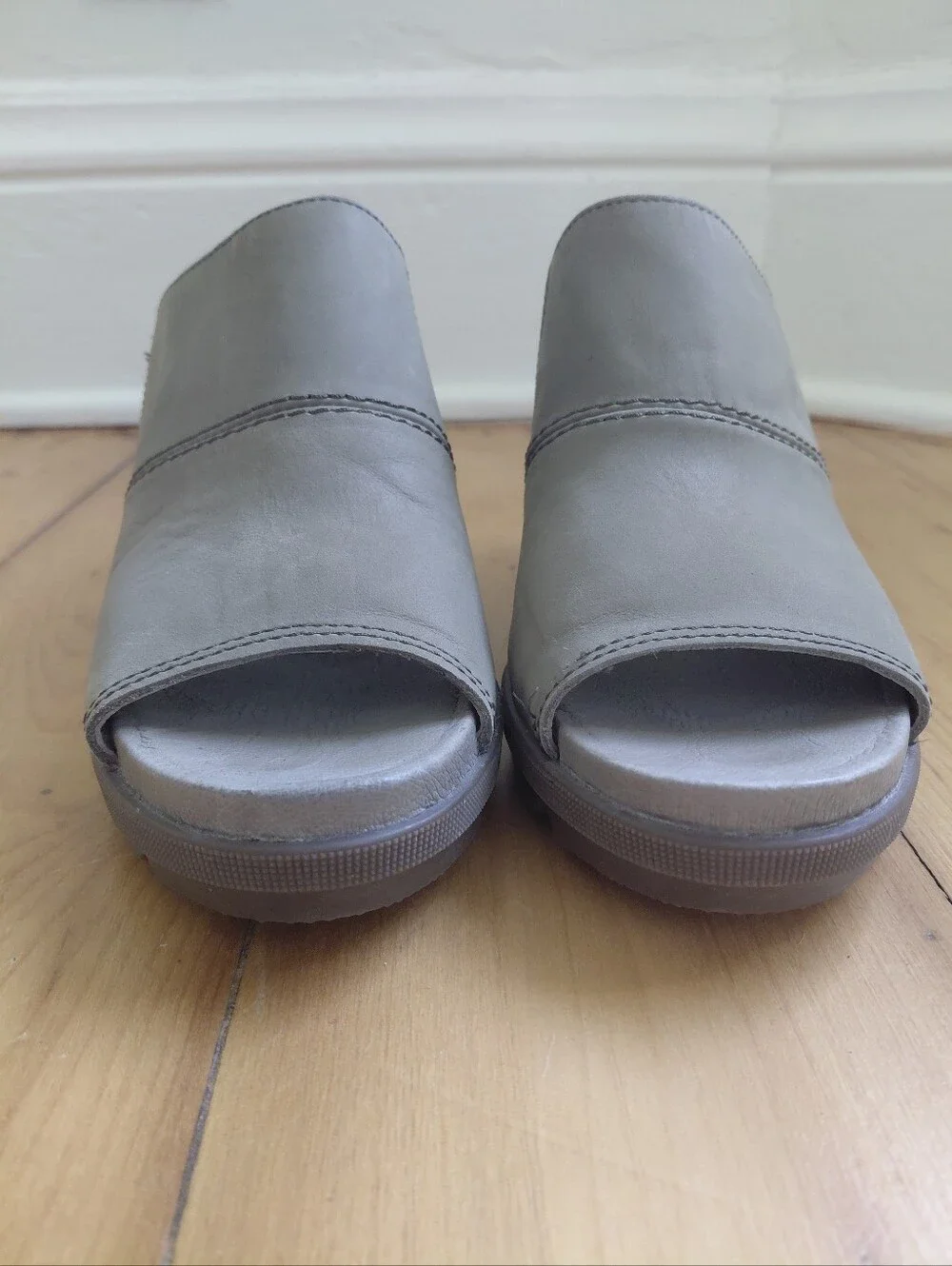 Sorel Joanie II Leather Slip On Wedge Lug Sole Open Toe Slide 9 Sandal Mules
